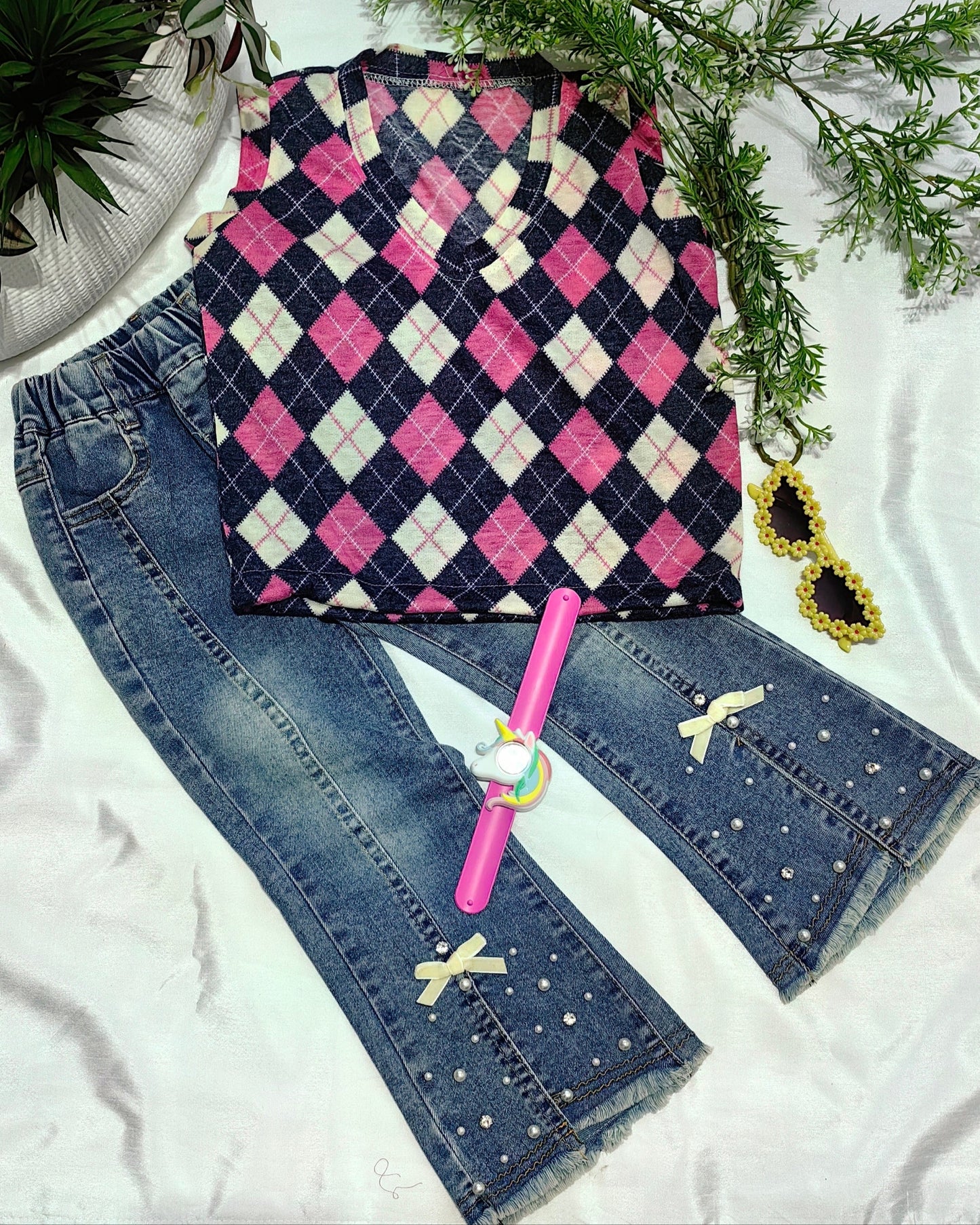 Girls Multicolour Vest with Jeans