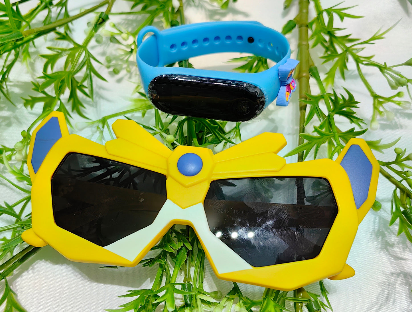 Kids sunglasses with design