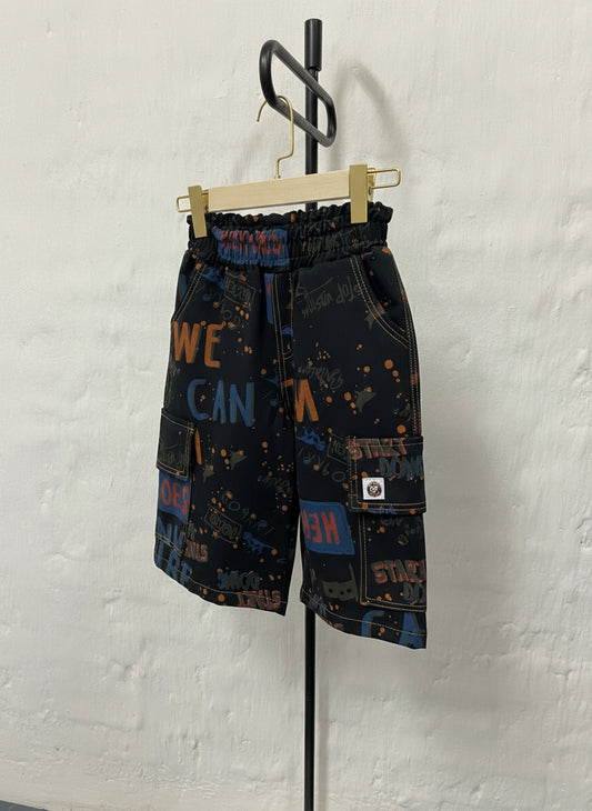 Scribble- Print Cargo Shorts
