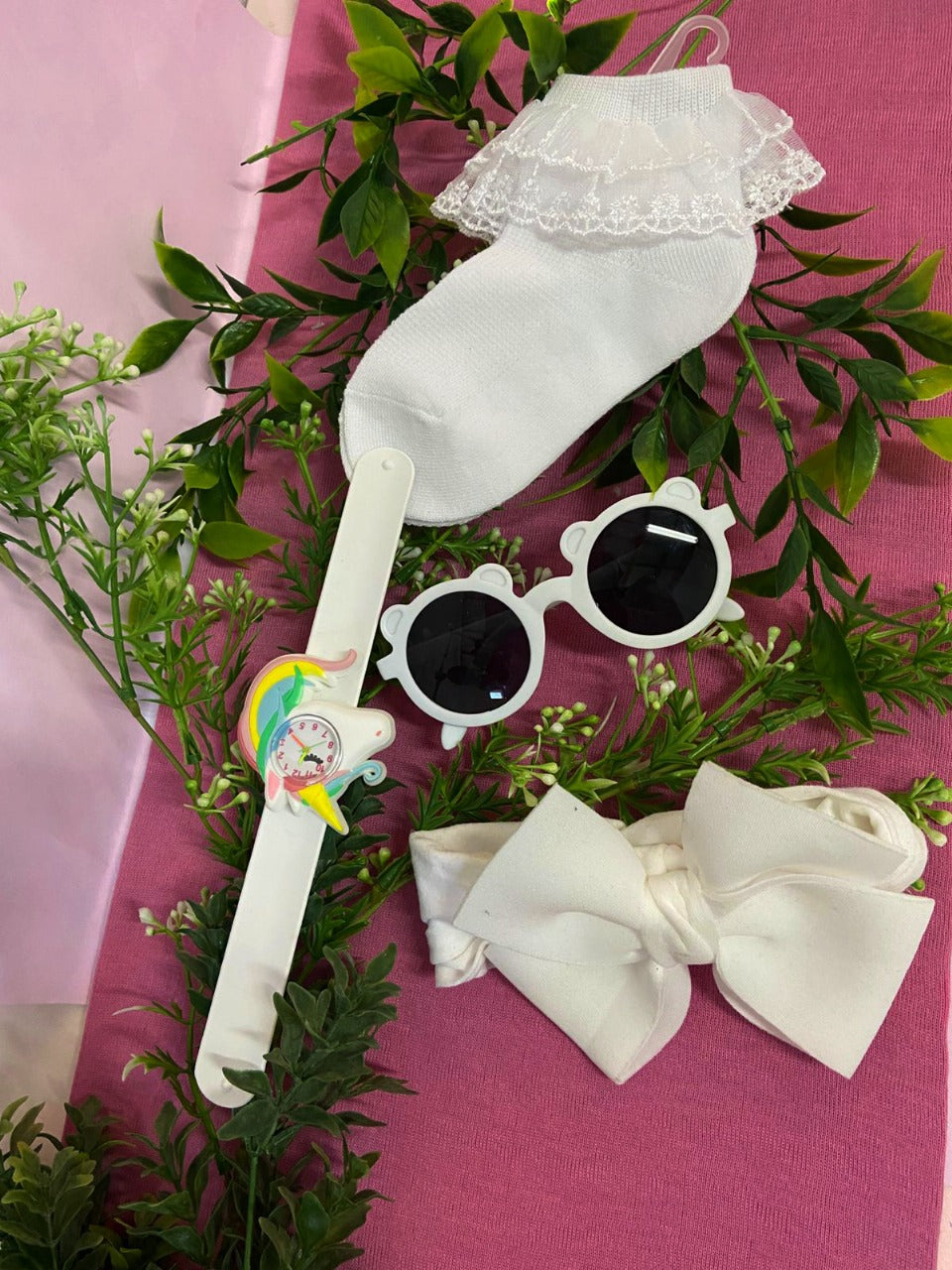 Sweet White Accessories Set – Classic & Cute